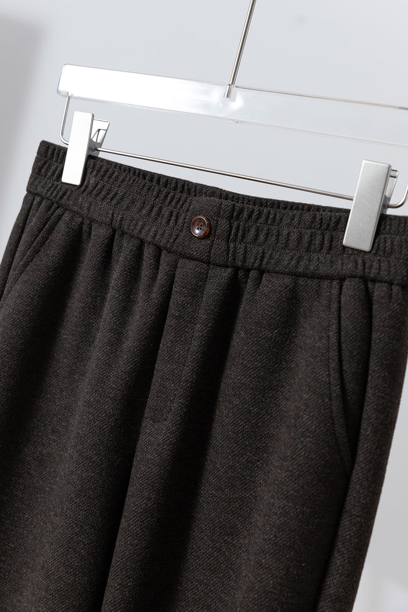 寒い季節も穿くだけであったか ウール混ボンディング生地　テーパードパンツ　251119
