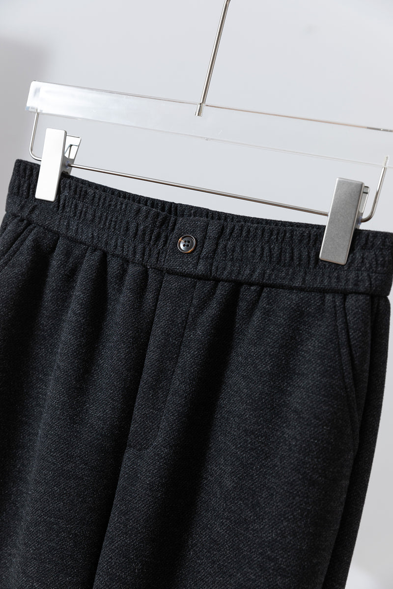 寒い季節も穿くだけであったか ウール混ボンディング生地　テーパードパンツ　251119