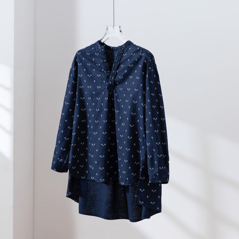 ゆったりとしたシルエットでありながら、きちんと感のあるブラウス　長袖ブラウス　綿麻　251004-1