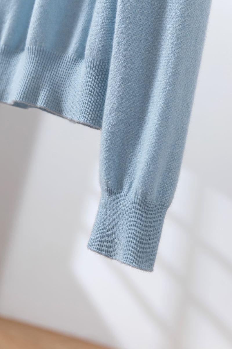 やわらかい繊維から生まれる最高の心地良さ　カシミヤ100％　クルーネック　カシミヤセーター　251002