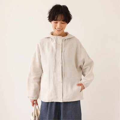 着る人を選ばない、長く愛用できる一枚 リネン100% フード付きブルゾン 秋冬アウター　生成色　250902-1