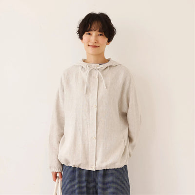 着る人を選ばない、長く愛用できる一枚 リネン100% フード付きブルゾン 秋冬アウター　生成色　250902-1