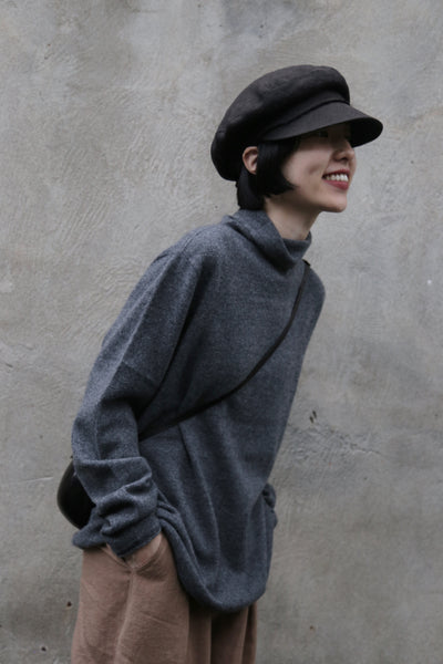 やわらかい繊維から生まれる最高の心地良さ　カシミヤ100％　ハイネック ニット　231109