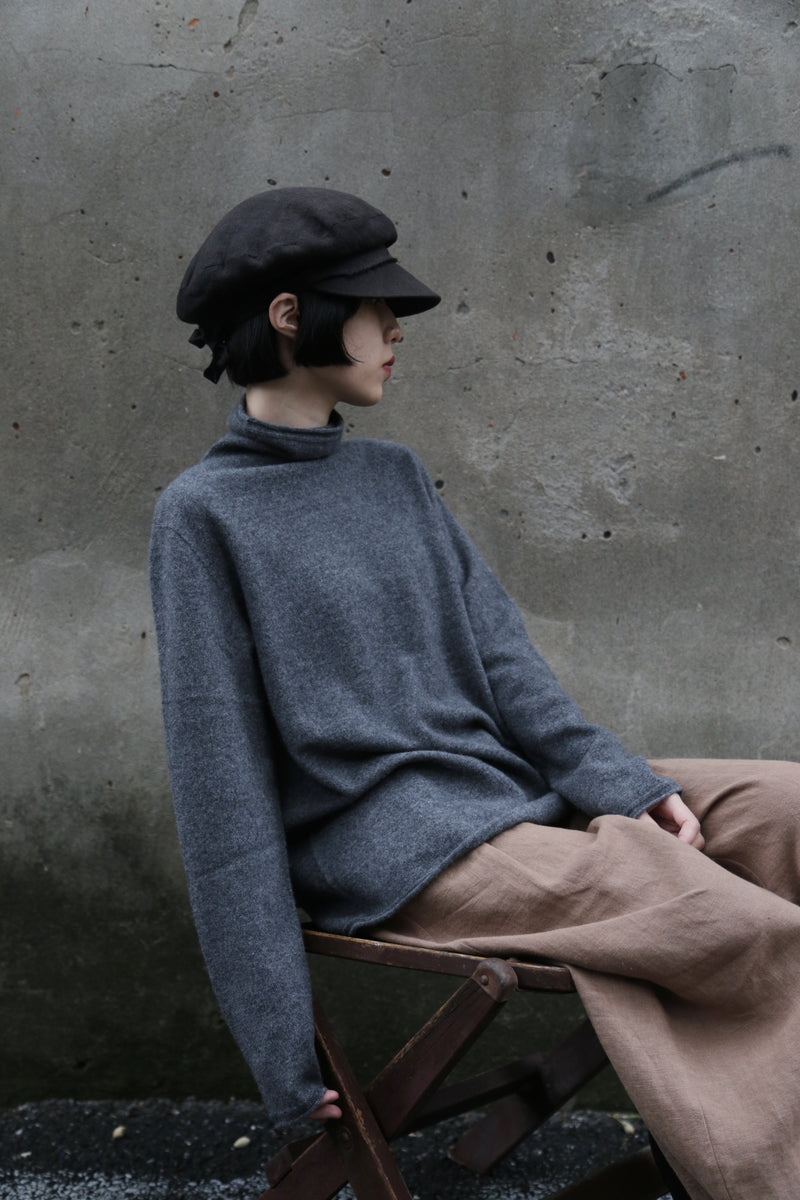 やわらかい繊維から生まれる最高の心地良さ　カシミヤ100％　ハイネック ニット　231109
