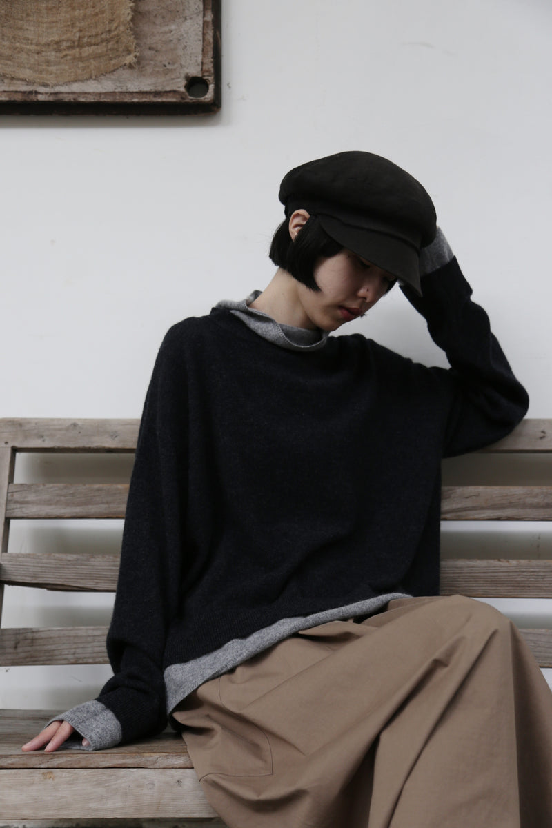 至高の着心地とスタイリッシュなシルエットを実現した ウールニット　セーター　ダークグレー251012-1