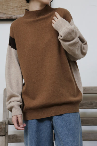 上品で雰囲気を醸し出す配色セーター　前後２wayセーター　ウールセーター ハイネック ニット　251006-1