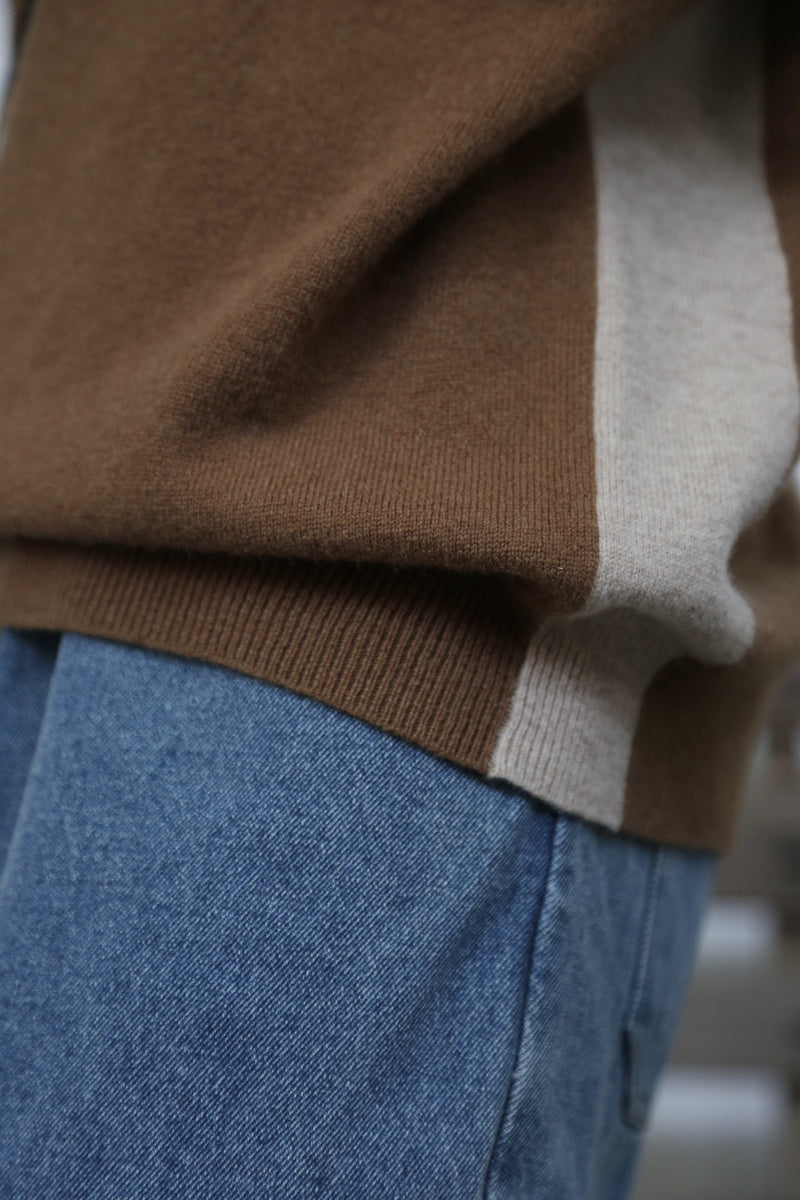 上品で雰囲気を醸し出す配色セーター　前後２wayセーター　ウールセーター ハイネック ニット　251006-1