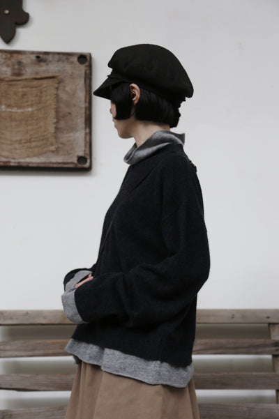 至高の着心地とスタイリッシュなシルエットを実現した ウールニット　セーター　ダークグレー251012-1