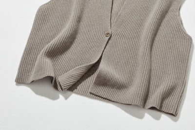 家でも外でもあったかお洒落を楽しむ、ニットベスト　100％　251103-1